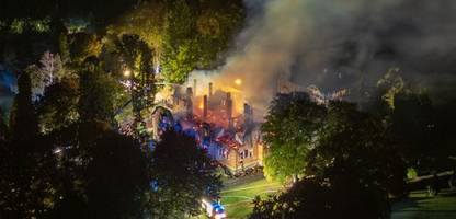 thurn und taxis: jagdschloss abgebrannt – ermittler prüfen bekennerschreiben