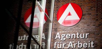 Institut für Arbeitsmarkt- und Berufsforschung: Arbeitslosigkeit sinkt im Westen, steigt im Osten