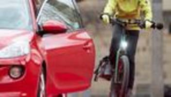 dooring-unfälle: als radfahrer hat man da kaum eine chance