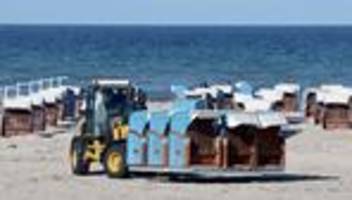 Maritimes Möbelstück: Leere trotz neuer Regelung: Strandkörbe werden abgebaut