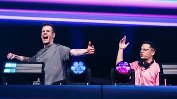 DJ-Duo „Gestört aber geil“ kommt als Headliner nach Geesthacht