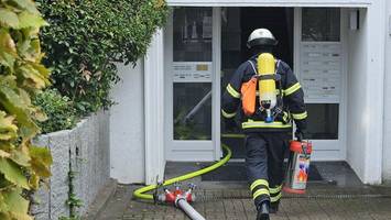 keller und treppenhaus völlig verqualmt: feuer in jenfelder wohnhaus