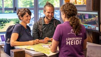 Wandern auf dem Heidschnuckenweg: Wer gewinnt den Goldenen Pin?