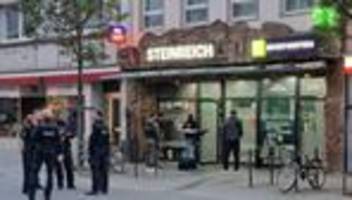 großeinsatz: ermittlungen nach schüssen in wettbüro dauern an