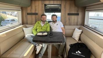 extravaganter fennek: allrad-reisemobil für extremsituationen