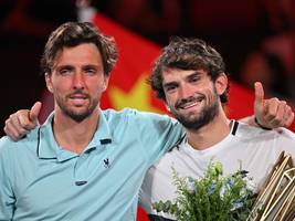 Tennis: Familienduell in Fernost