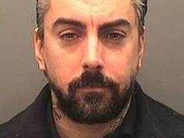 kriminalität: ex-musiker ian watkins im gefängnis getötet