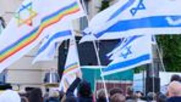 Krieg und Terror: Hunderte feiern in Berlin Freilassung israelischer Geiseln