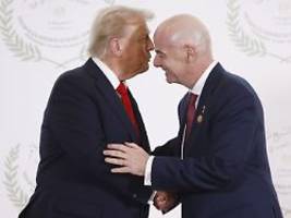 FIFA-Boss beim Friedensgipfel: Gianni Infantino taucht überraschend an Donald Trumps Seite auf