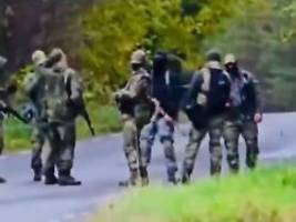 Kleine Gruppe ohne Abzeichen: ISW: Auftauchen russischer Soldaten an Estlands Grenze ist Phase Null