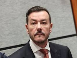 Anklage, Strafmaß, Beteiligte: Milliardenpleitier René Benko erstmals vor Gericht - worum geht es?