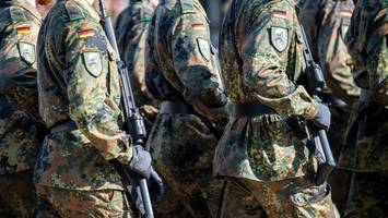 wehrpflicht: mehrheit der deutschen dafür – vor allem Ältere