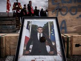 Frankreich: Macron kapituliert und opfert seine Rentenreform