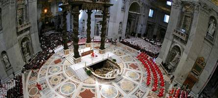 Mann pinkelt in Petersdom – Papst ärgert sich auch über den Erzpriester