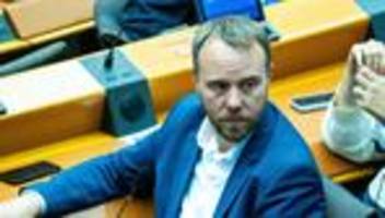 Cyberkriminalität: Grünen-Abgeordneter erstattet Strafanzeige gegen Viktor Orbán