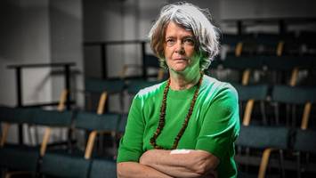 trotz politischem zoff: berliner theater jetzt finanziell gesichert