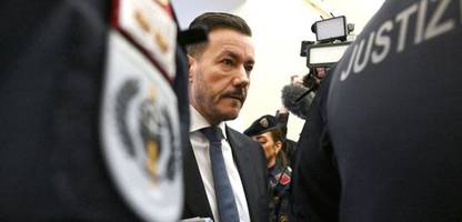 rené benko: gericht verurteilt immobilienpleitier zu zwei jahren haft