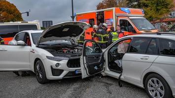 maserati und mercedes krachen ineinander – chaos auf dem ring 2