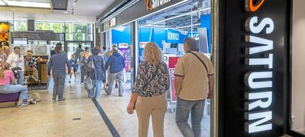 „Beschäftigte werden mit Füßen getreten“: Aus für Saturn-Filiale in der City-Galerie sorgt für Ärger