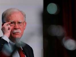 Prominenter Kritiker: Trumps früherer Sicherheitsberater Bolton angeklagt