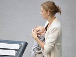 Vereinbarkeit Mandat und Baby: Klöckner will Elternzeit für Bundestagsabgeordnete einführen