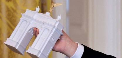 Donald Trump präsentiert Pläne für Triumphbogen in Washington D.C.