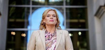 Babys im Bundestag: Wie Julia Klöckner Abgeordneten mit Kindern helfen will