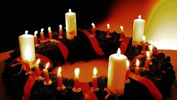 Woher kommt der Adventskranz? Die überraschende Geschichte dahinter