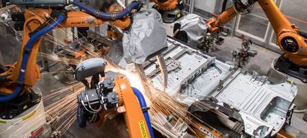„wer auf alte technologien setzt, wird verlieren“ – gewerkschaften fordern bayerns autobauer zum handeln auf