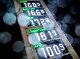 bundespolitik: baden-württemberg will spritpreiserhöhungen einschränken