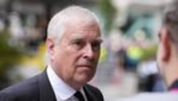 Epstein-Affäre: Prinz Andrew legt alle royalen Titel ab