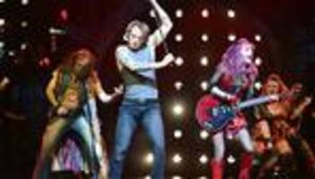 premiere: we will rock you: darum lohnt sich das queen-musical