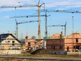 Aufwärtstrend vor Bau-Turbo: Eigenheime beflügeln Baugenehmigungen im August