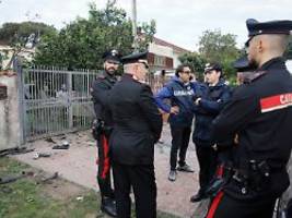 Steckt die Mafia dahinter?: Auto von italienischem Journalisten wird von Bombe zerstört