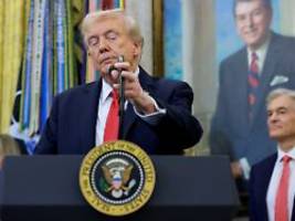 Vor Treffen mit Selenskyj: Trump wird nach Putin-Telefonat beim Thema Tomahawks vorsichtiger