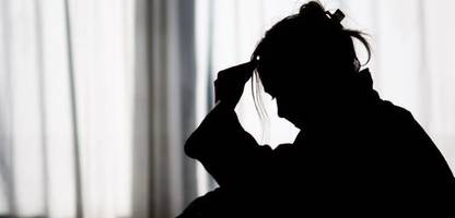 Depressive Symptome: Geringverdiener leiden stärker unter Krisenfolgen