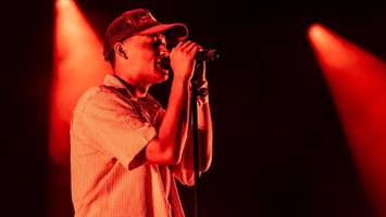 loyle carner in der sporthalle: es kommt sehr wohl auf die länge an!