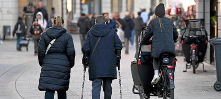 „muss in deckung gehen“: fußgänger in der innenstadt fürchten sich vor fahrrad-rowdys
