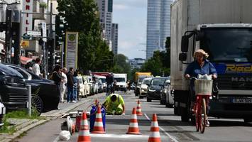 Radweg in Kantstraße: Wieso der Umbau auf sich warten lässt