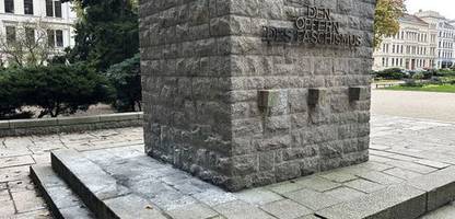 görlitz: bücher an holocaust-mahnmal verbrannt - staatsschutz ermittelt