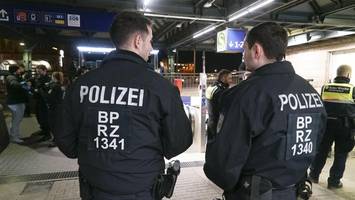 frau will diebstahl im hauptbahnhof anzeigen – und landet in haft