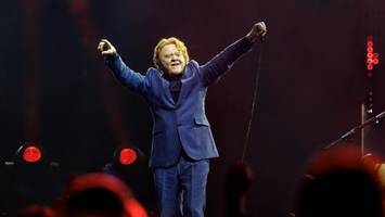 simply red in hamburg: 40 jahre schmusidusi heidschi bumbeidschi
