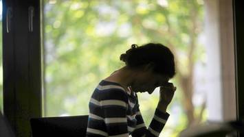 studie zeigt: frauen erkranken häufiger an depressionen als männer