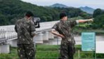 grenze zwischen nord- und südkorea: nordkoreanischer soldat flieht über schwer bewachte grenze nach süden
