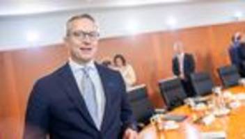 bundesminister für digitales und staatsumbau: digitalminister sieht potenzial für einsatz von ki in der verwaltung