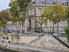 Polizei sucht vier Täter: Gestohlener Louvre-Schmuck von unschätzbarem Wert