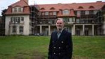 Noch im Halloween-Zustand: Kunst und Kultur: Besitzer der Siemens-Villa hat viele Pläne