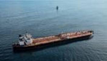 Umgehung von Ölsanktionen: Bis zu 1.400 Schiffe: Russlands Schattenflotte beunruhigt EU