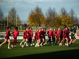 Scheiße, nicht schon wieder: DFB-Team leidet mit schwer verletzter Lena Oberdorf