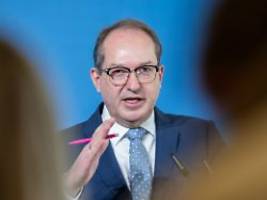 Taliban-Gespräche vor Abschluss: Dobrindt sieht Durchbruch bei Afghanistan-Abschiebungen greifbar